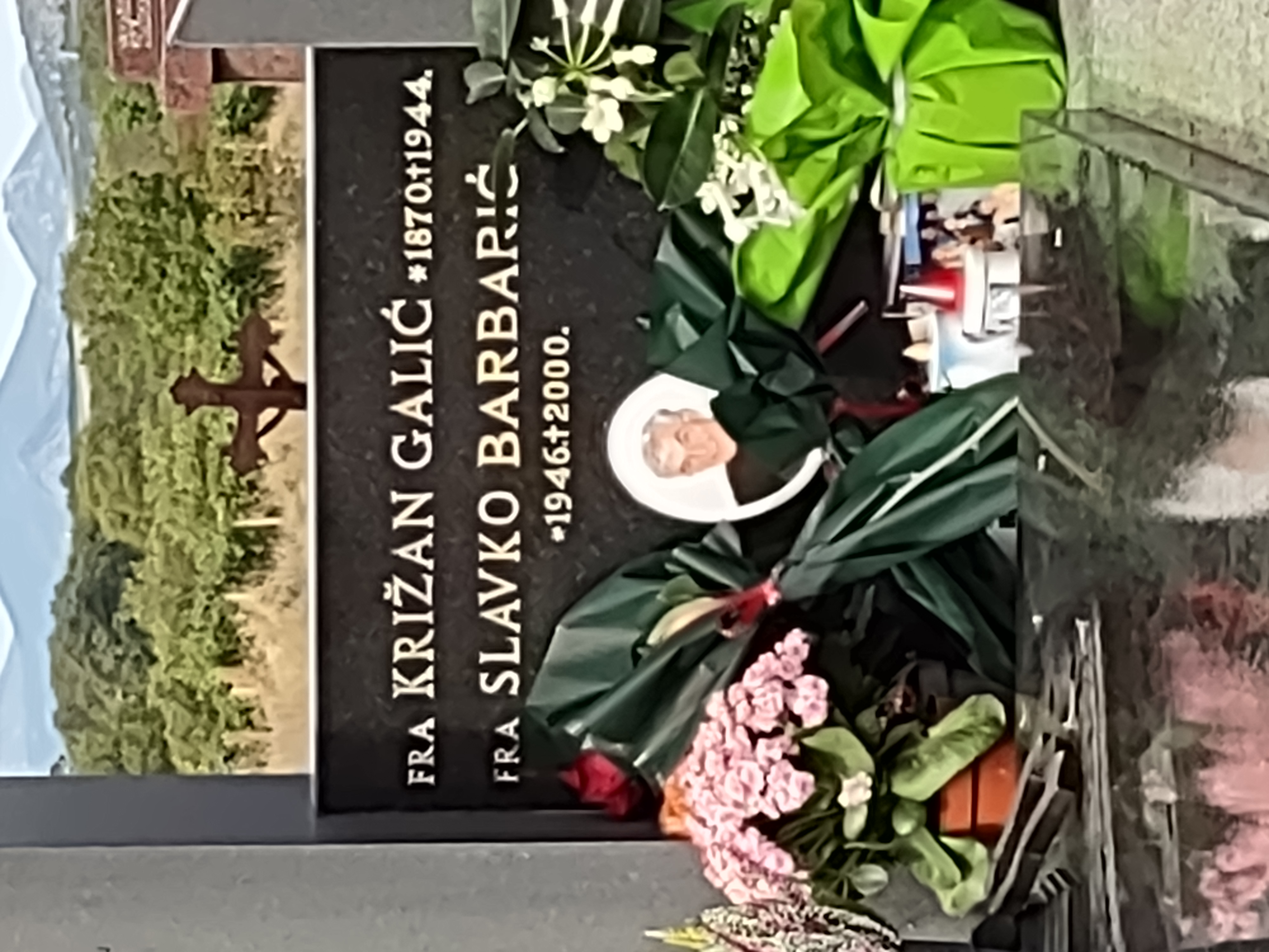 med Walk to Church 810