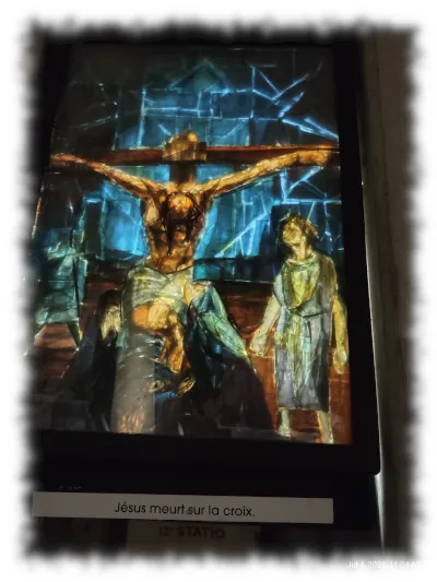 Image of Jesus dies on the Cross